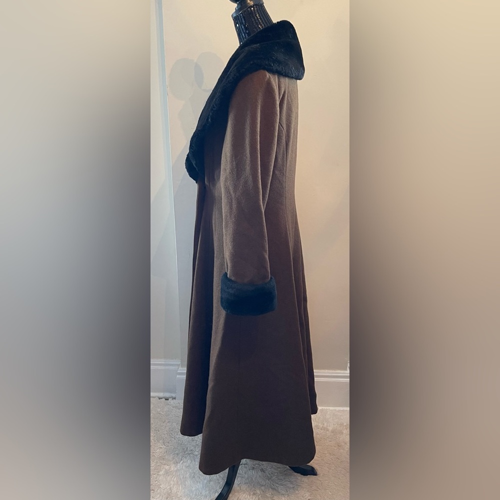 Le Château Brown Long Skater Coat with Black Faux Fur Collar & Cuffs Size M - Picture 6 of 14